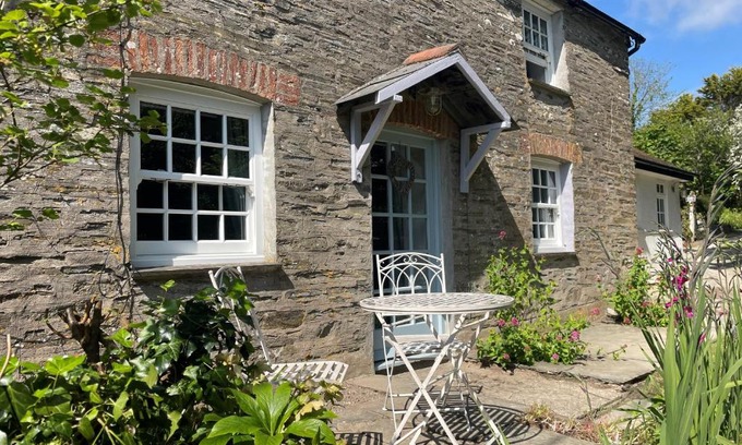 Rock Casa | 2 Penmayne Cottage