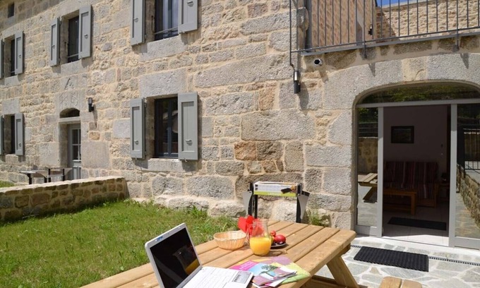 Albaret-le-Comtal Casa | LZG041A - Gîtes de France 2 épis 2 pers à Albaret
