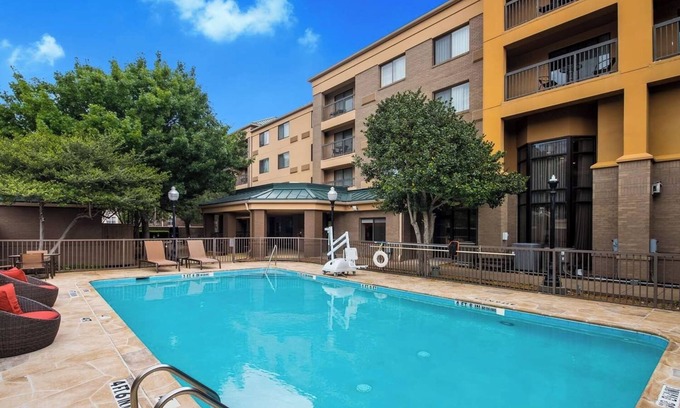 Richardson Hotel | 2 Pet-friendly Units Close to Fox Creek Park, Swimming Pool, FREE Parking!