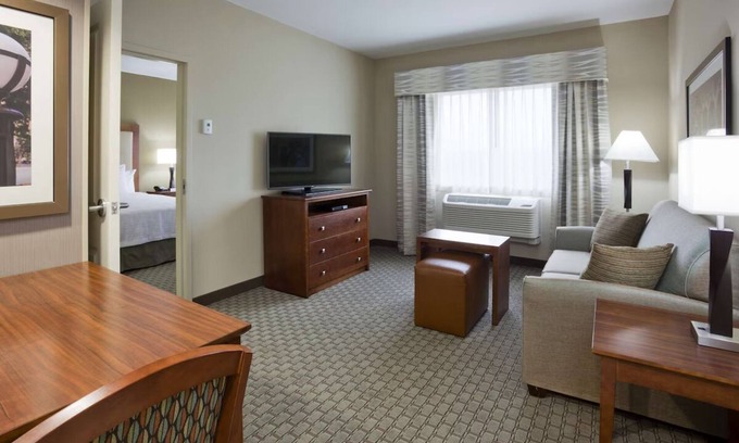 Kutzky Park Hotel | 2 Pet-Friendly Units, Free Hot Breakfast, Pool, Close to Mayo Civic Center!