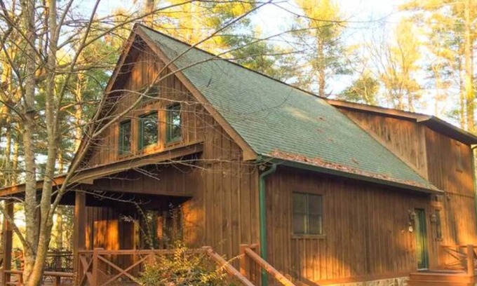 Lakemont Casa | 2 Primary Suites, GREAT location, High Speed Wifi