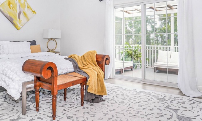 Hanahan Casa | 2 Private Balconies ° Fire Place ° BBQ