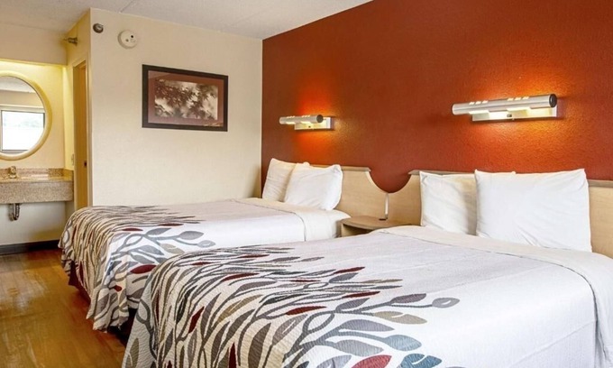 Canton Casa | 2 Relaxing Rooms Ideal for Exploring Pro Football Hall of Fame & More