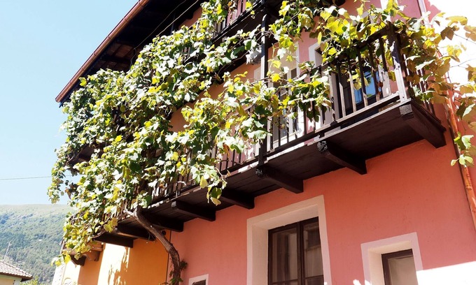 Breno Apartamento | 2 habitaciones separadas en 500 años. CASA PATRICIA, Breno, Malcantone, Desayuno, cerca de Lugano