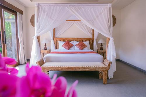 Penestanan Villa | 2 Seasons : Villa Moon - Luxury with private pool