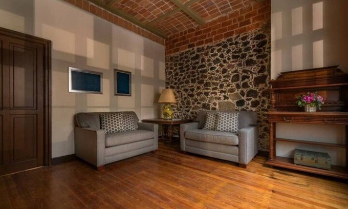 Centro histórico Apartamento | 2 separate Suites in a Historical building + BEST LOCATION