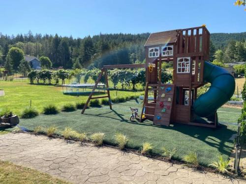 Philomath Casa | 2 spaces More Space with 2 units at same location PNW Retreat