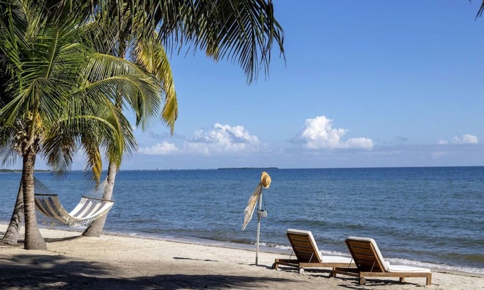 Plantation Casa | 2 Spacious Units, Onsite Pool, Free Airport Shuttle, Free Parking