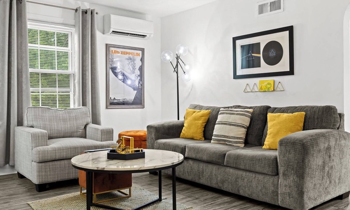 Audubon Apartamento | 2 Spacious Units Close to Downtown & Expo Center