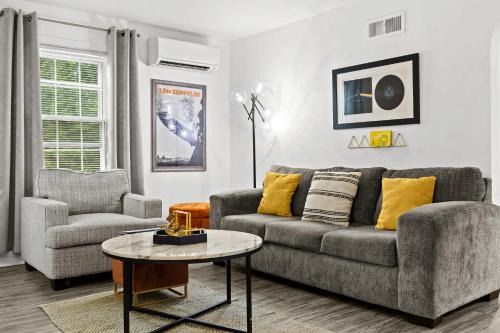 Audubon Apartamento | 2 Spacious Units Close to Downtown & Expo Center