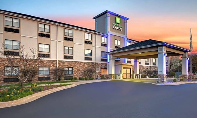 Marshall Hotel | Hotel de 3 estrellas ∙ Holiday Inn Express Marshall, an IHG Hotel
