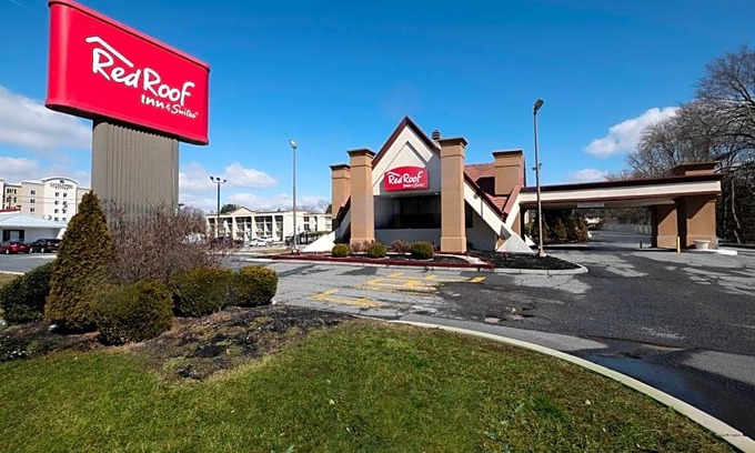 Yorkshire Hotel | Hotel de 2 estrellas ∙ Red Roof Inn and Suites Newark - University