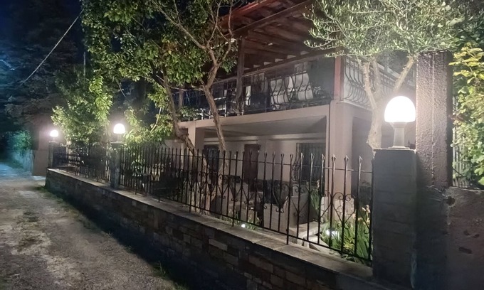 Nea Iraklia Complejo | 2 Steps from the "Beach"