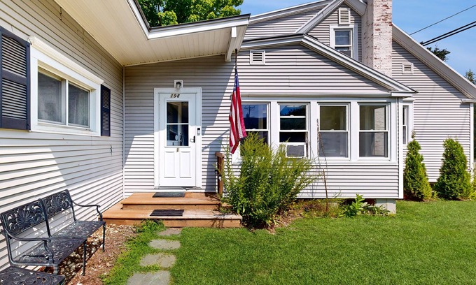 Proctorsville Casa | 2-Story riverfront home + studio with washer/dryer, river views, & free WiFi