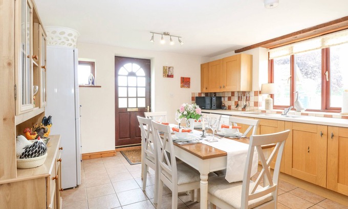 Hainford Cabaña | 2 Stud Cottage