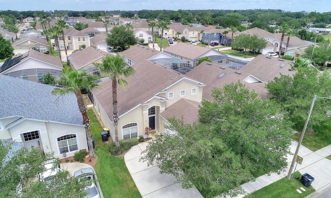 Davenport Cabaña | 2 Suites, 1 King, 5 Beds: Pool. Games Room #810