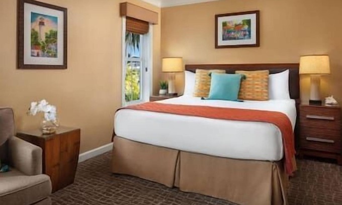 Key West Complejo | 2 Sunset Harbor Resort, Marina, In Town, Hot Tub!