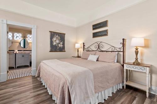 New Braunfels Casa | #2 The Cottage at Garrison in Gruene