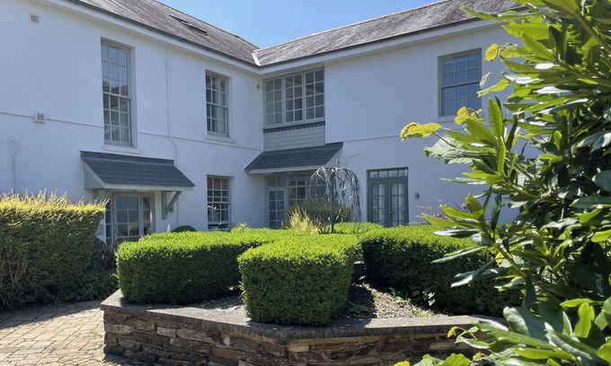 Bugford Cabaña | 2 THE MANOR HOUSE, HILLFIELD VILLAGE, family friendly in Dartmouth