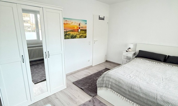 Herne Apartamento | #2 Top room: central & comfortable, shared bathroom