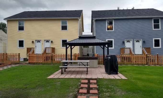 Renton Casa | ⁎ 2 Townhomes with Smart TV & Blackout Curtains