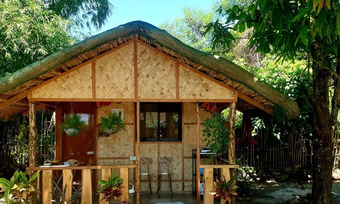 Lucap Alquiler De RV | Kubo Hut tradicional # 2 cerca de 100 Islands Wharf