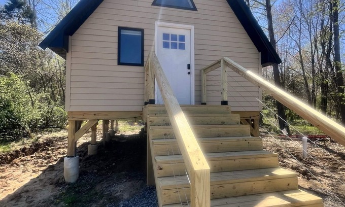 Marion Cabina | 2 Treehouse Stay: Blonde and Brunette