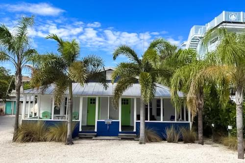 Bradenton Beach Casa | 2 -Unit Beach to Bay Cottage.Not Grandma's Place