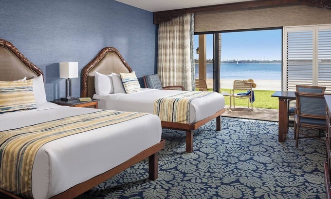 Crown Point Hotel | 2 Units Catamaran Bayfront Suite with 2 Queens | Steps to the Shore