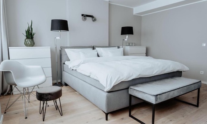Innenstadtring Apartamento | 2-Zimmer City Apartment 57m² mit King Size Bett und Küche