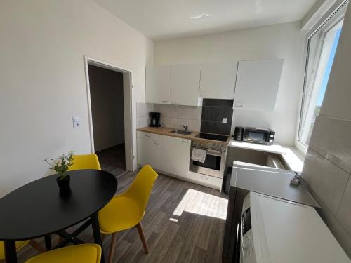 Neumuenster Apartamento | 2 Zimmer Unterkunft in Zentraler Lage Wasbeker Str
