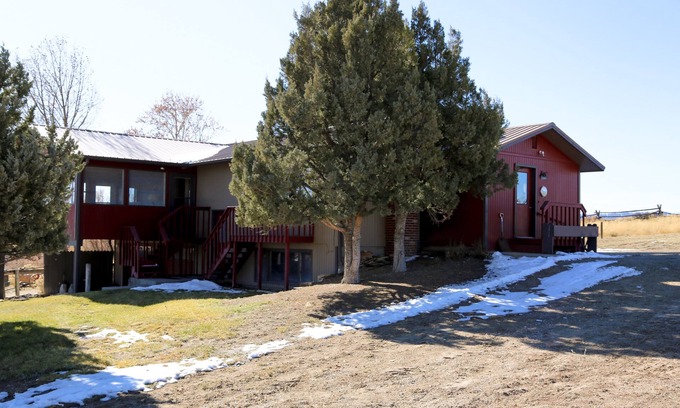 Carbon County Casa | 20+ Acres of Peace @ The Saratoga Hoemstead