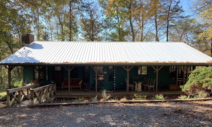 Fort Payne Cabaña | 20 acres de tranquilidad junto al parque estatal Desoto