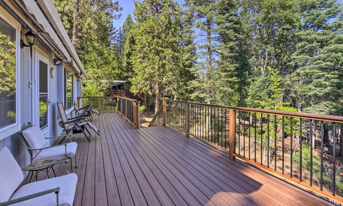 Shingletown Casa | 20 Mi to Lassen Park Chateau with Mt Shasta View!