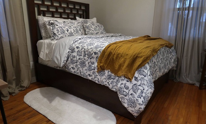 North Long Beach Casa | 20 min from Beach, Awesome back yard! Cozy Family Home Centrally Located in LA .