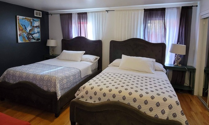 McGinley Square Apartamento | 20 Minutes away from NY!! 5 queen beds, Private place !