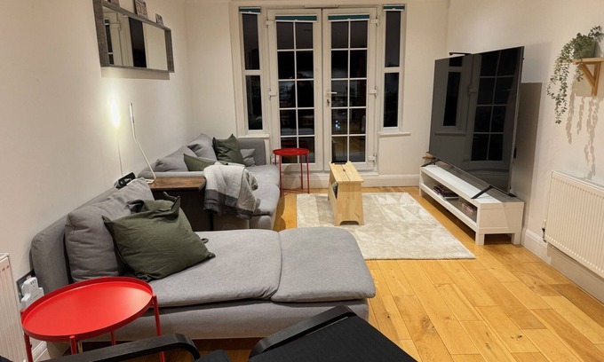 Plaistow and Sundridge Apartamento | 20 minutes to Central London! Family-size gated apartment with en-suite bathroom