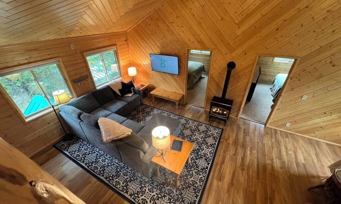 Island Park Cabina | 20 Minutes to West Yellowstone. A 2 block walk to the Henry Fork.