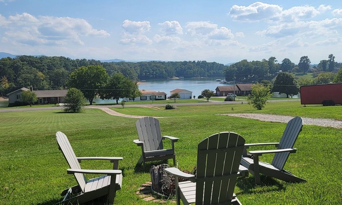 Dandridge Cabina | 20% Off Book By 8/31 Lake & Mountain View, Hot Tub