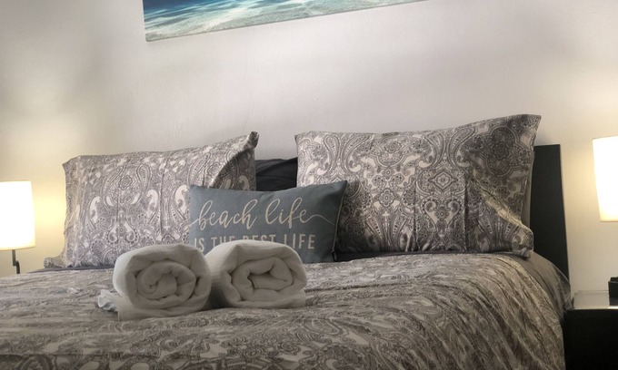Norfolk Apartamento | *20% OFF Newly Remodeled #4* 5min walk to the Beach, Amazing Virginia Pro Host.