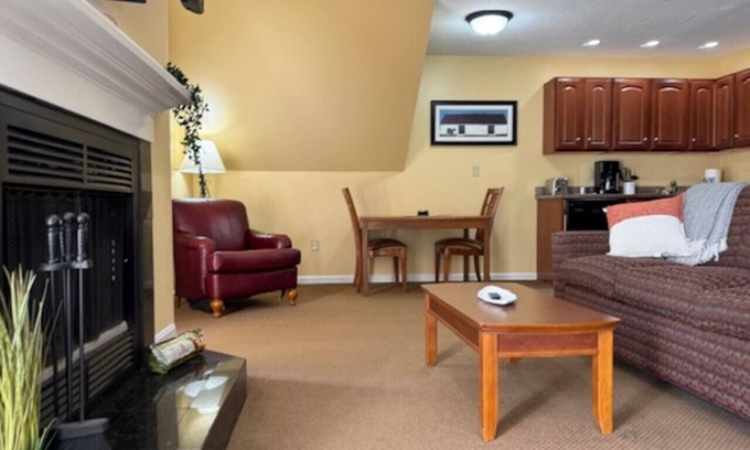 Francestown Casa | 20% Sale April/May NH Condo Unit 2D