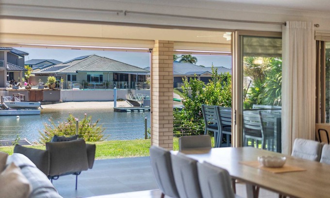 Yamba Casa | 20 Taine - Oceanstays - Jetty & Pet Friendly