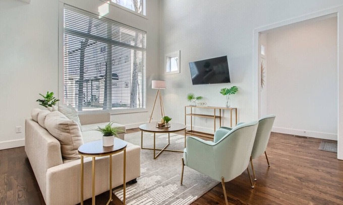 Berry Hill Casa | 20-The Larmon - The Music City Collection