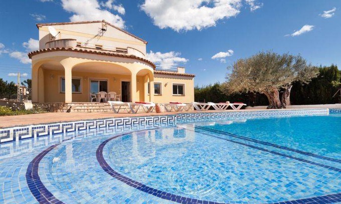L'Ametlla de Mar Casa | 200 m² Casa ∙ 5 habitaciones ∙ 11 personas