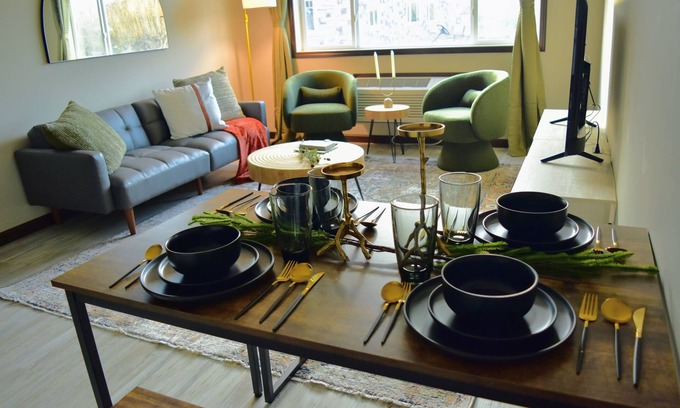 Rosemount Apartamento | 200 - New 2-bedroom Apt. in the heart of Rosemount.