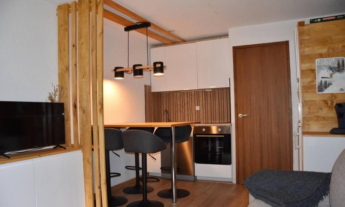 Pralognan-la-Vanoise Apartamento | Swimming pool, terrace, tv, ski locker, 29m², Pralognan-la-Vanoise