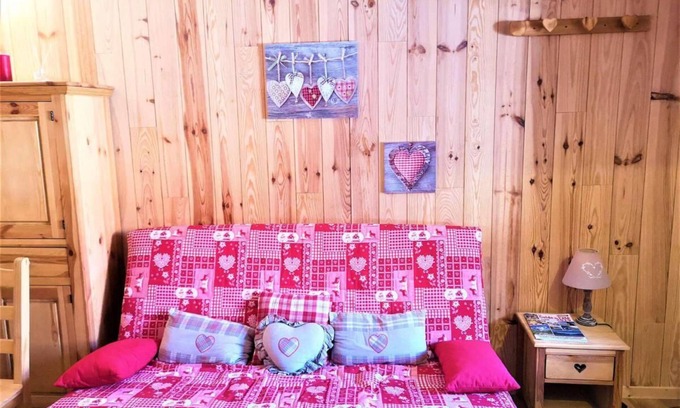 La Joue du Loup Apartamento | 200m from resort center, Ground floor, terrace, parking, tv, ski locker, 25m², La Joue du Loup
