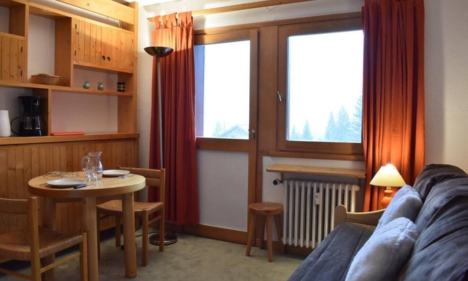 Meribel Apartamento | A 20m de las pistas de esquí, 2.o piso, chimenea o estufa a leña, local para esquís, 19m², Méribel