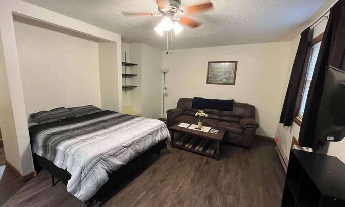 Tomah Apartamento | 201 E Veterans St Apt J by Patriot Properties