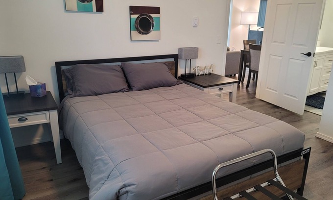Monroe Apartamento | #201 New Cozy Monroe Condo near Evergreen State Fair!